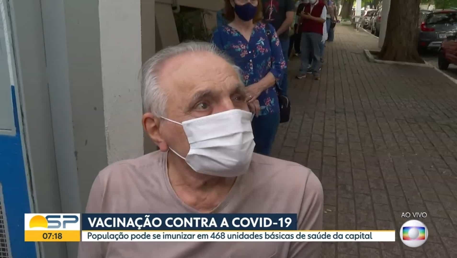 Vacinado, ex-narrador da Band é entrevistado na Globo e repórter não o reconhece