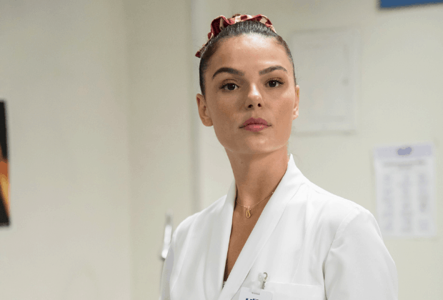 Isis Valverde fez laboratório com comadre para interpretar enfermeira em Amor de Mãe