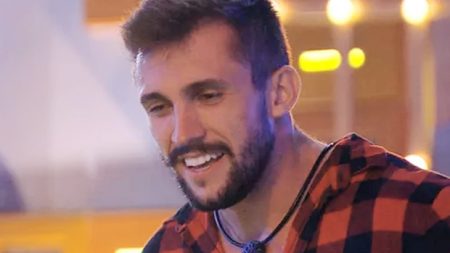 BBB 2021: Arthur deixa escapar que tem um “grande amor” fora do reality