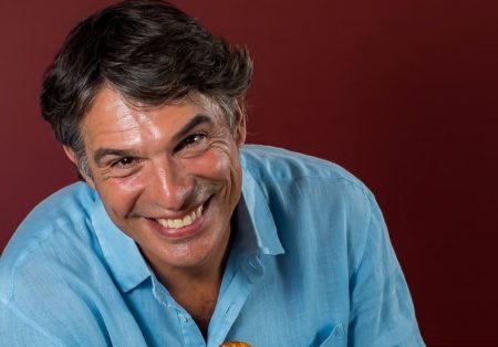 Apresentador do SBT fecha padaria em SP por reflexos da pandemia