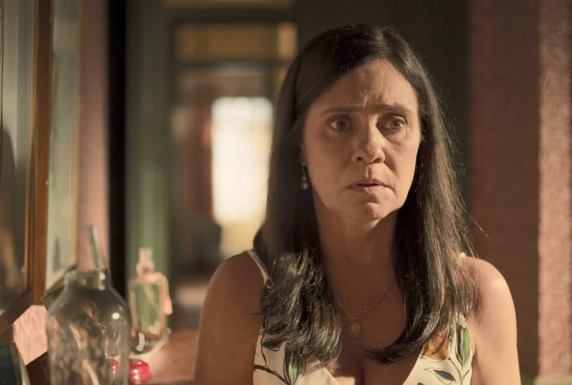 Na última semana de Amor de Mãe, Adriana Esteves revela cena que “tirou o sono”