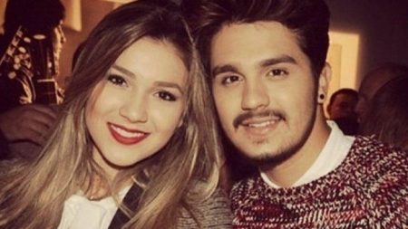 Discreta, irmã de Luan Santana posta foto ousada com jogador do Palmeiras