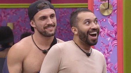 BBB 2021: Arthur protagoniza “cena romântica” com Gilberto em vídeo surpreendente