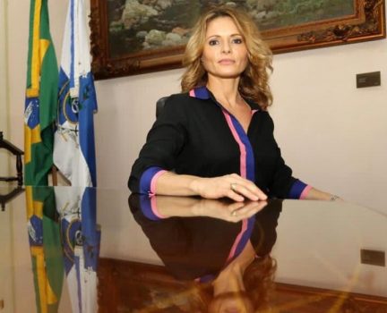 Governador do Rio contribui para laboratório de Arcanjo Renegado