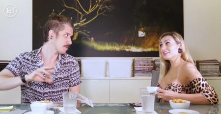 Andressa Urach surpreende ao falar sobre rejeição dos pais na infância e revela traumas