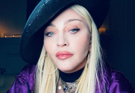 Madonna dança de roupa íntima e preocupa fãs com vídeo curioso: “Pisque se precisar de ajuda”