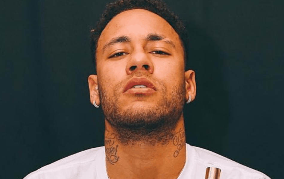 Neymar reúne “parças” e mulheres em sua mansão para festinha secreta
