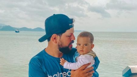 Filho de Sorocaba chama a atenção ao surgir com brinquedo de R$ 2 mil