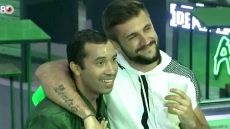 BBB 2021: Internautas shippam Arthur e Gilberto e alfinetam Carla Diaz