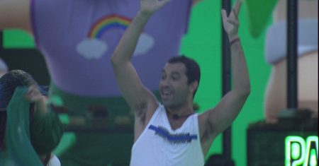 BBB 2021: Gilberto se anima em festa e faz apelo aos fãs