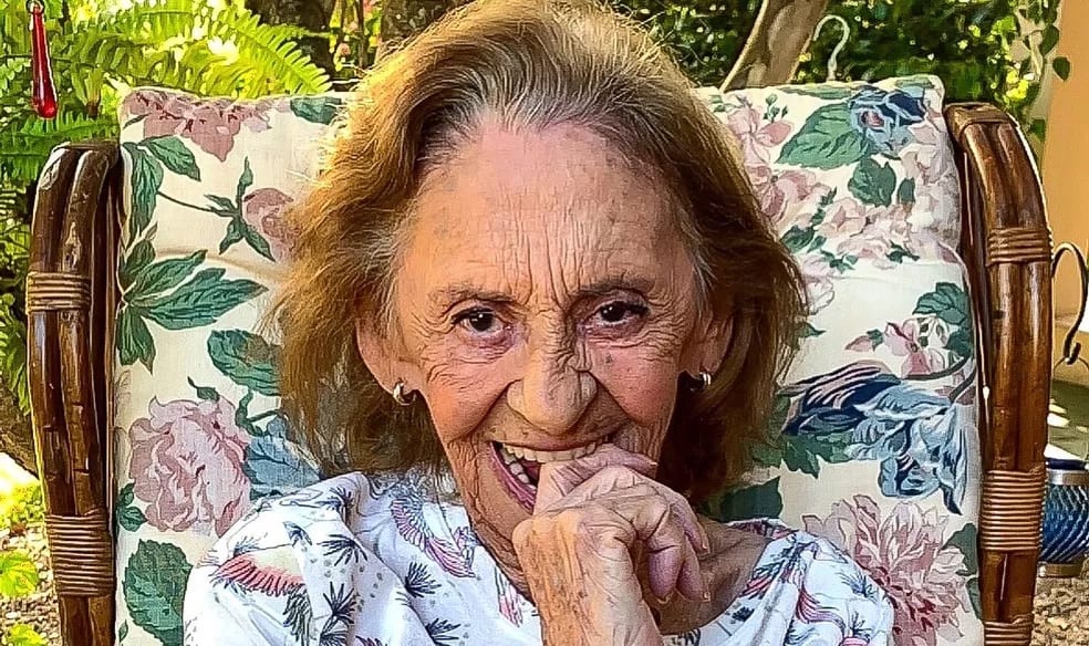 Aos 93 anos, Laura Cardoso deixa a web eufórica com ensaio fotográfico