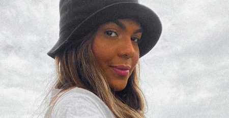 Tays Reis posta foto usando biquíni cavadíssimo em passeio