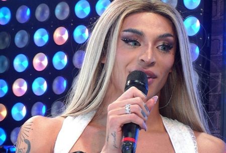 BBB 2021: Pabllo Vittar surpreende brothers e revela em festa que está noiva