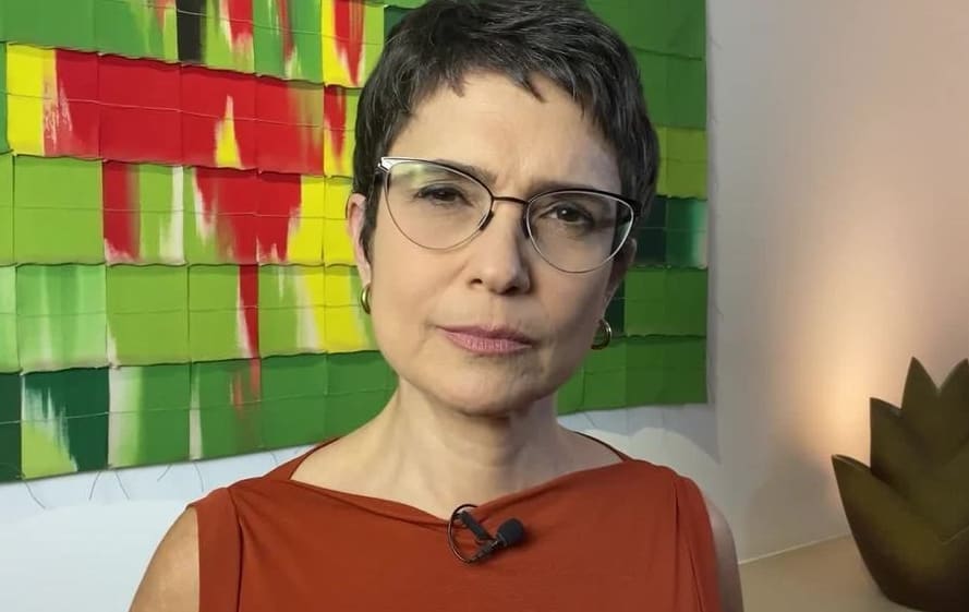 Sandra Annenberg surpreende ao fazer comentário político no Altas Horas