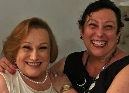 Beth Goulart revela que Bárbara Bruno segue intubada com Covid-19