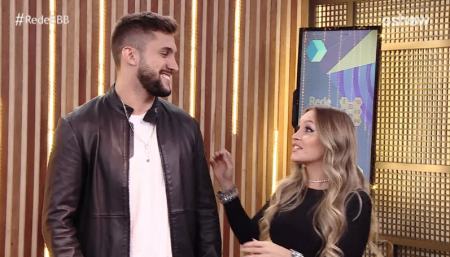 Em encontro fora do BBB 2021, Arthur diz a Carla Diaz que está apaixonado