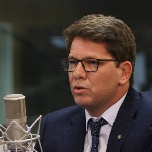 Mario Frias tem princípio de infarto e passa por cateterismo de emergência