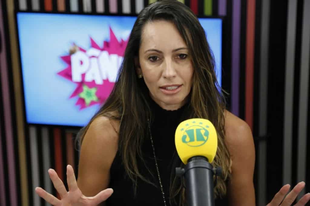 Ana Paula Henkel vai à Justiça contra Globo e Casagrande e pede R$ 100 mil