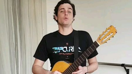 Felipe Dylon surge em nova profissão para ganhar dinheiro e atrai fãs