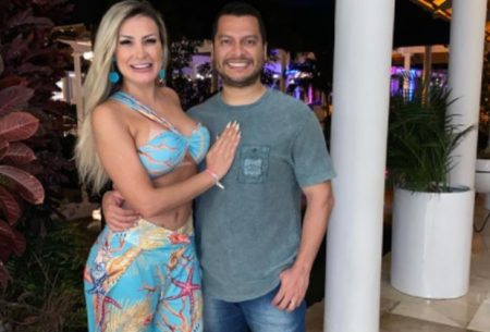 Com menstruação atrasada, Andressa Urach faz teste de gravidez