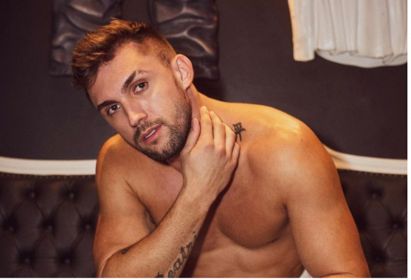 Ex-BBB Arthur Picoli recebe proposta indecente de fã e toma atitude peculiar