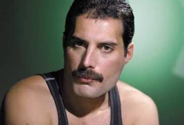 Vídeo mostra Freddie Mercury em momento íntimo antes do último show da sua vida