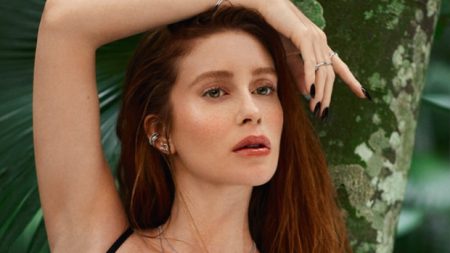 Marina Ruy Barbosa diz esquecer que é famosa e revela como lida com “haters”