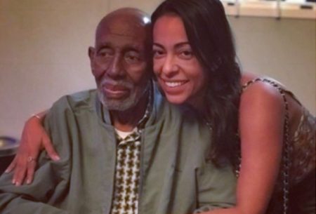Samantha Schmütz comete gafe ao falar da morte de Nelson Sargento