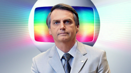 Bolsonaristas surtam em grupos de WhatsApp após Bolsonaro renovar concessão da Globo