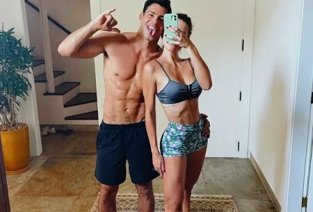 Cauã Reymond e Mariana Goldfarb exibem corpos sarados e arrancam suspiros de fãs