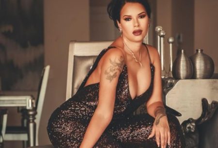 Ex-BBB Ariadna Arantes desabafa sobre falta de trabalho