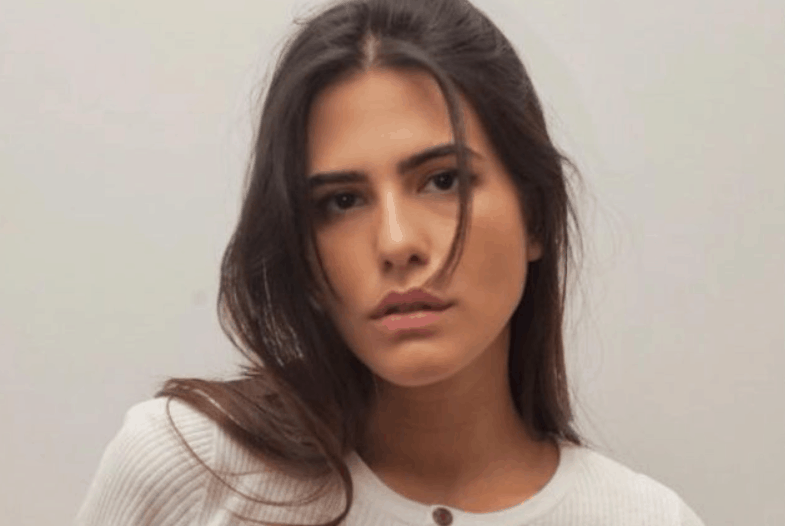 Filha de Gloria Pires, Antonia Morais faz ensaio ousado com o namorado