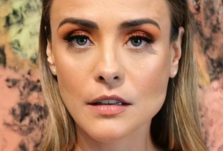 Juliana Silveira abandona o loiro e surge morena