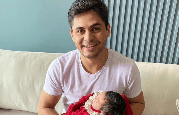 Lucas Veloso surpreende ao mostrar semelhança entre a filha recém-nascida e Shaolin