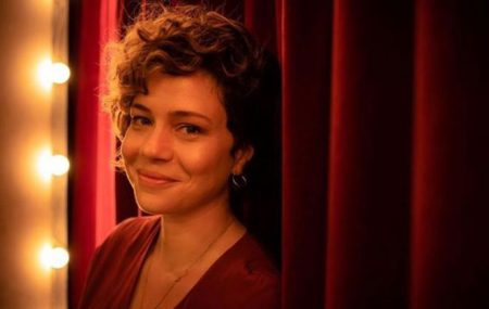 Leandra Leal surpreende ao postar foto rara ao lado do marido cineasta