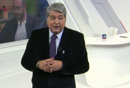 Datena descobre alta médica do filho ao vivo e se emociona na Band