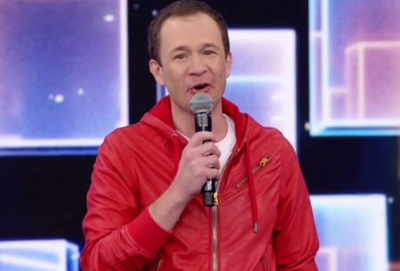 Tiago Leifert se manifesta após carinho do público e anuncia volta de Faustão