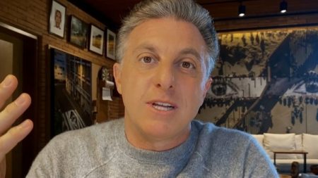 Luciano Huck apoia manifestações, lamenta 500 mil mortes da Covid e detona Bolsonaro
