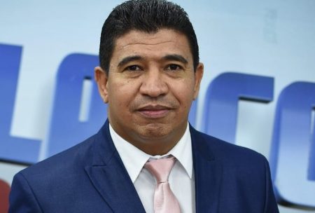 Apresentador da Record em Goiás morre vítima de Covid-19