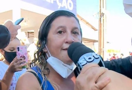 Vizinha que entregou Lázaro no SBT assusta repórter da RedeTV! ao vivo