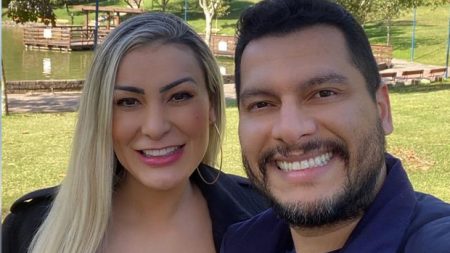 Andressa Urach surge com o marido após reatar e desabafa