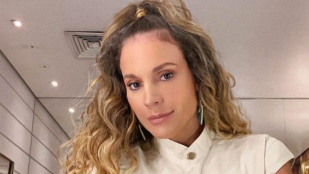 Maíra Charken relata desafio intrigante da maternidade e inspira seguidoras
