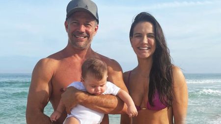Esposa de Malvino Salvador revela trauma do filho caçula após internação em UTI