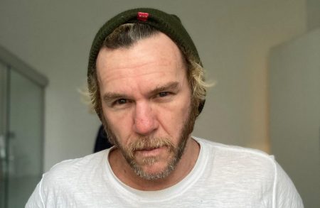 Cantor Otto anuncia filiação ao PT e posa ao lado de Lula e Haddad
