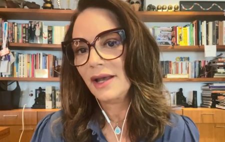 Luiza Brunet questiona aumento de seguidores do DJ Ivis e desabafa na Globo