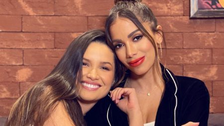 Anitta fala da amizade com Juliette Freire e como ajudou a ex-BBB na carreira musical