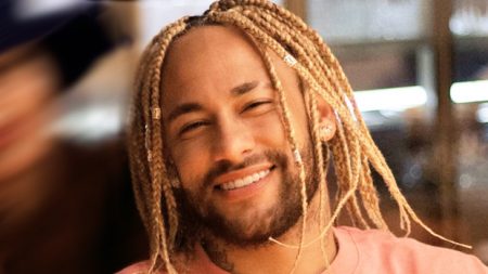 Neymar toma atitude drástica após ser criticado por trançar o cabelo e web aponta racismo