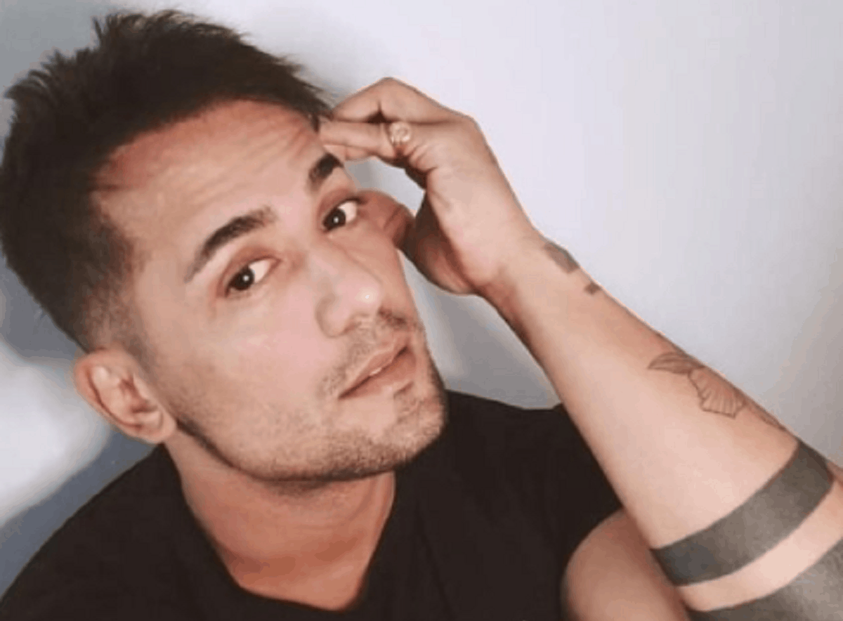 Sertanejo Tiago faz suspense sobre cirurgia peniana e revela felicidade com o resultado