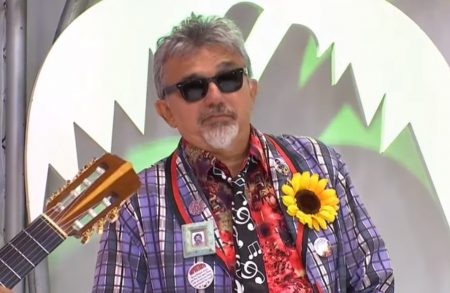 Programa de Falcão vira alvo da web por brincadeira irreverente durante entrevista