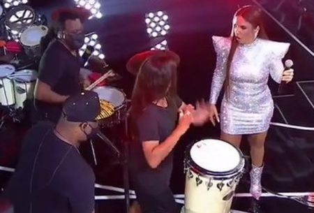 Filho de Ivete Sangalo rouba a cena ao tocar percussão durante o Música Boa Ao Vivo